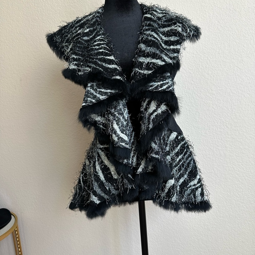 Alberto Makali Eyelash Scarf Vest Size Small white Black Zebra Print